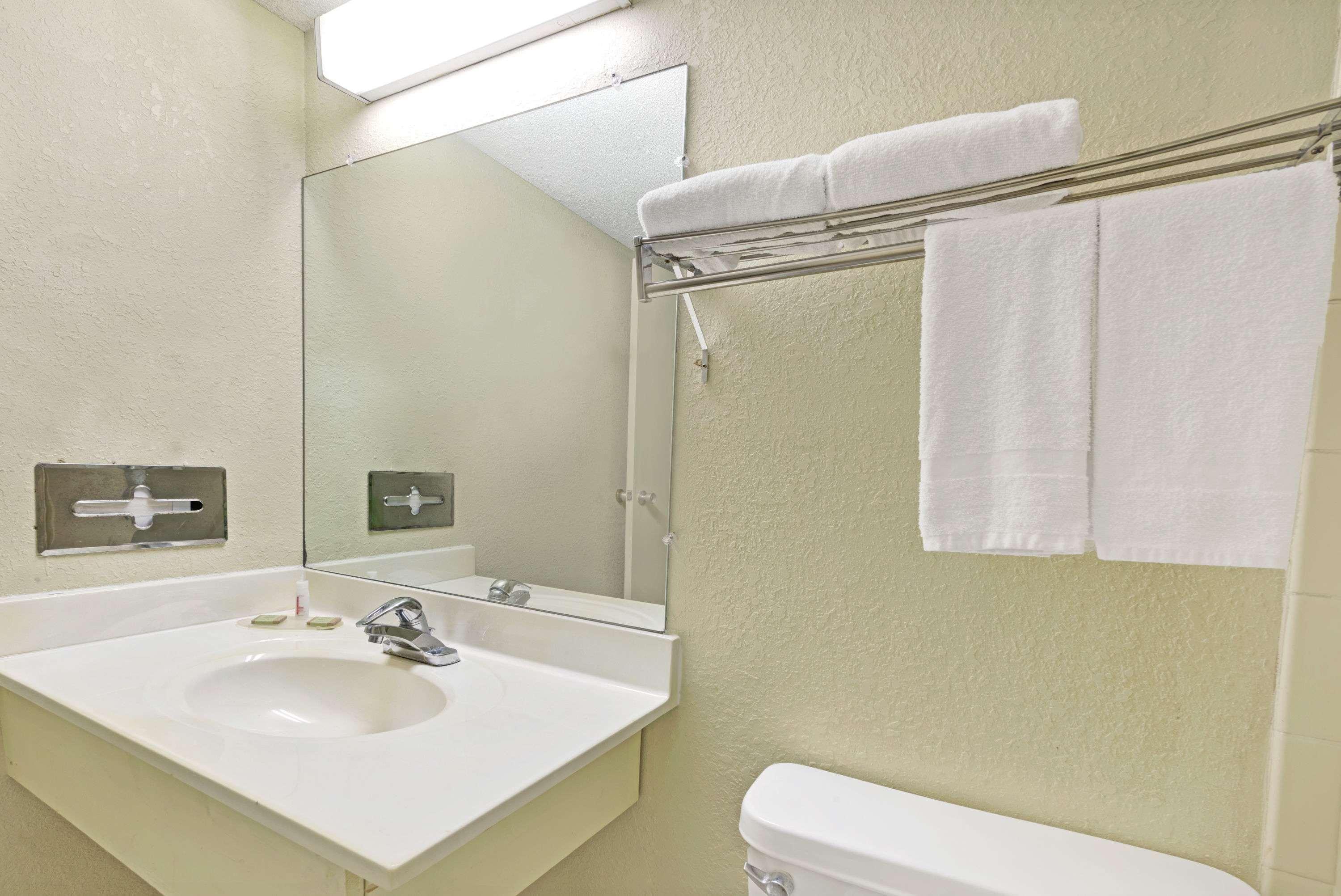Super 8 By Wyndham Indianapolis South Motel Dış mekan fotoğraf